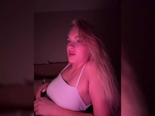 AlinaLemon live cam on BongaCams