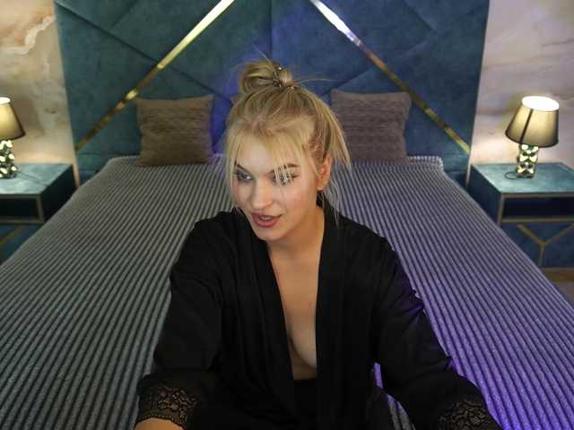AlinaLemon live cam on BongaCams