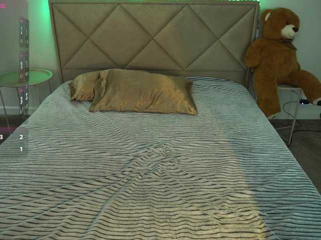AlinaLemon live cam on BongaCams