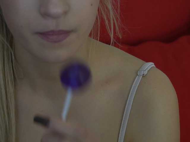 AlinaLemon live cam on BongaCams