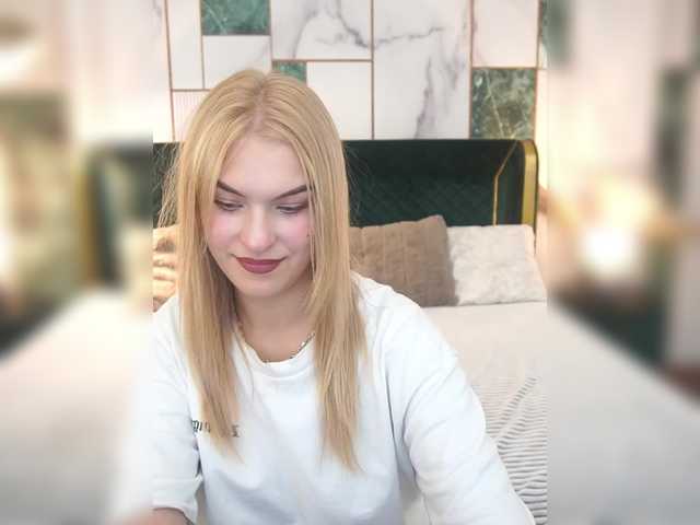 AlinaLemon live cam on BongaCams