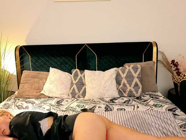 AlinaLemon's BongaCams show and profile