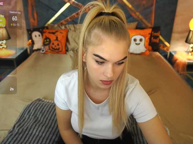AlinaLemon live cam on BongaCams