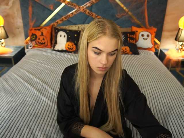 AlinaLemon live cam on BongaCams