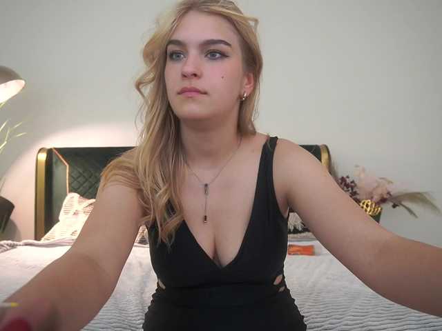 AlinaLemon live cam on BongaCams