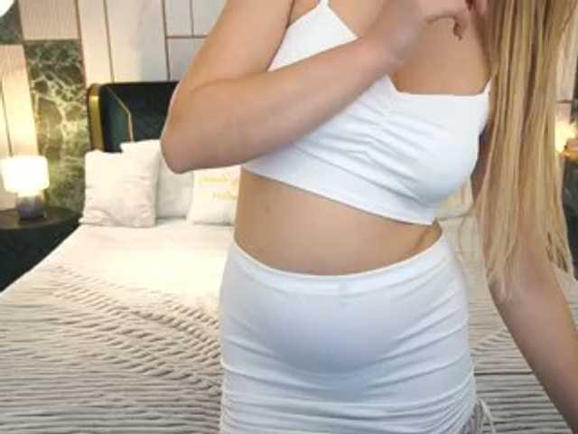 AlinaLemon live cam on BongaCams