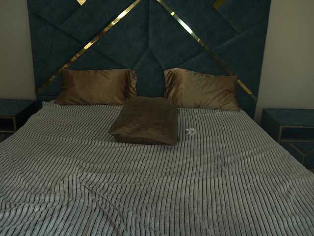 AlinaLemon live cam on BongaCams