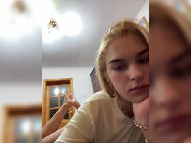 AlinaLemon live cam on BongaCams