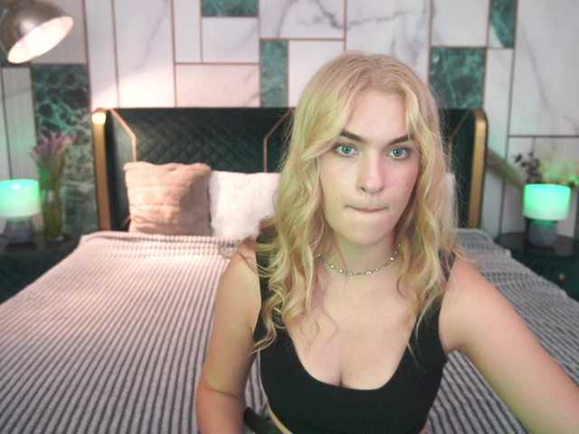AlinaLemon live cam on BongaCams