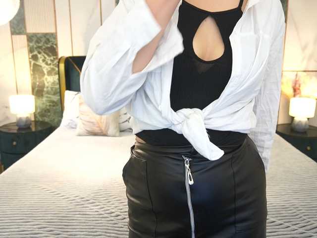 AlinaLemon live cam on BongaCams