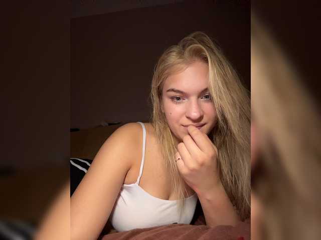 AlinaLemon live cam on BongaCams