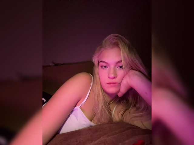 AlinaLemon live cam on BongaCams