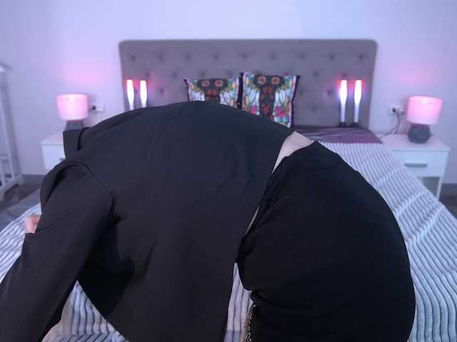 AlinaLemon live cam on BongaCams