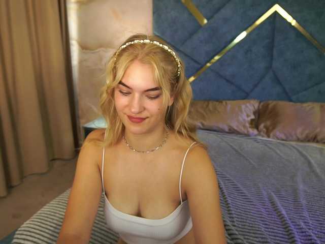 AlinaLemon live cam on BongaCams