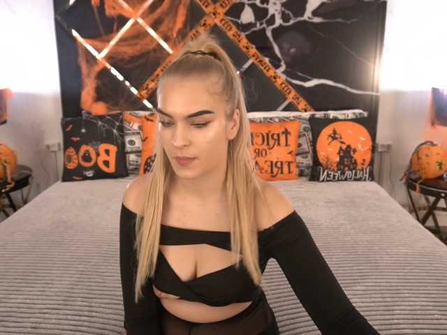 AlinaLemon live cam on BongaCams