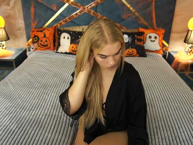 AlinaLemon live cam on BongaCams