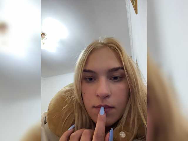 AlinaLemon live cam on BongaCams