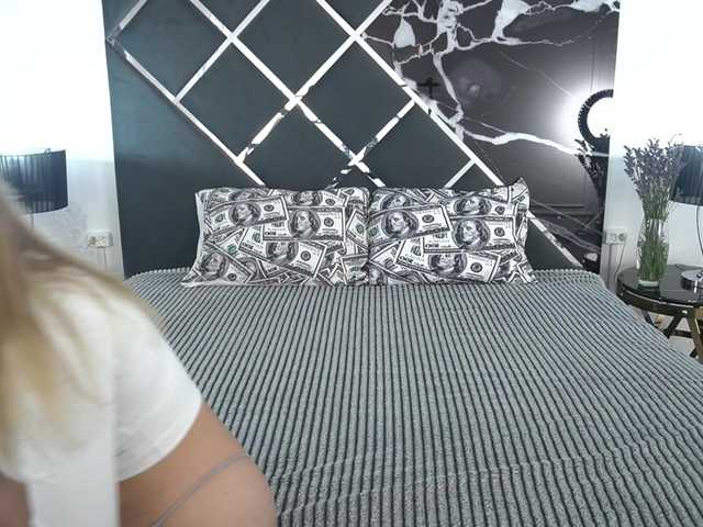 AlinaLemon live cam on BongaCams
