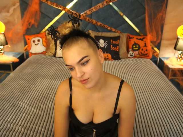 AlinaLemon live cam on BongaCams