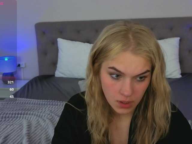 AlinaLemon's BongaCams show and profile