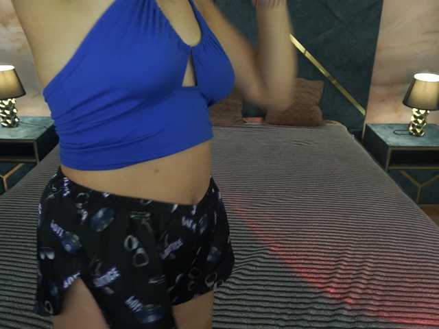 AlinaLemon live cam on BongaCams