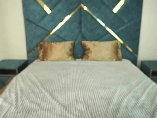 AlinaLemon live cam on BongaCams