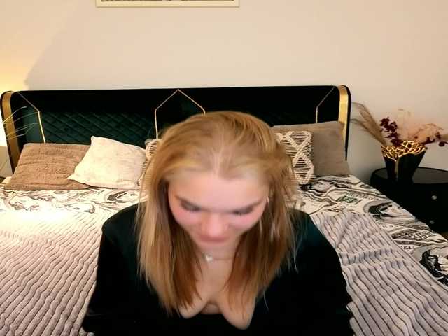 AlinaLemon's BongaCams show and profile