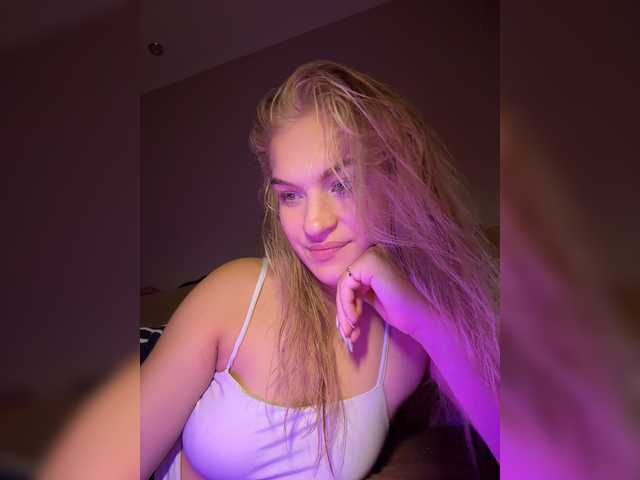 AlinaLemon live cam on BongaCams