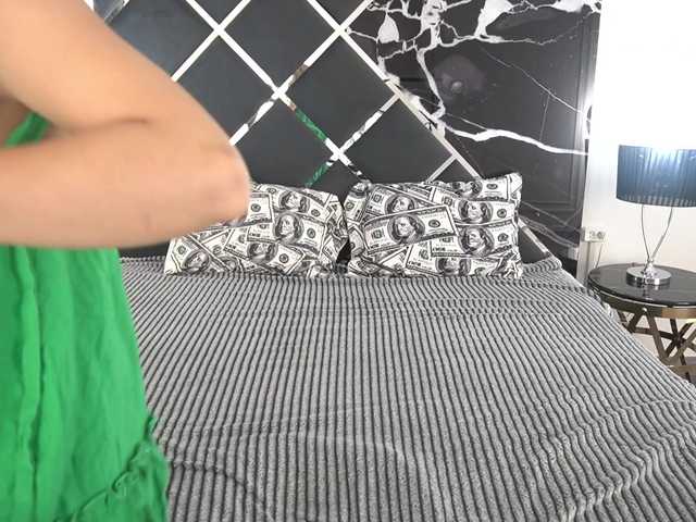AlinaLemon live cam on BongaCams