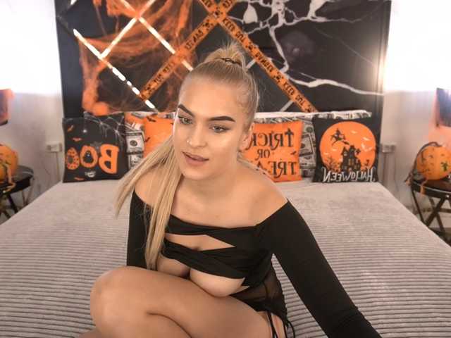 AlinaLemon live cam on BongaCams