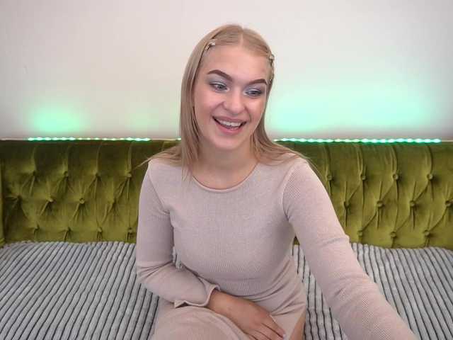 AlinaLemon live cam on BongaCams