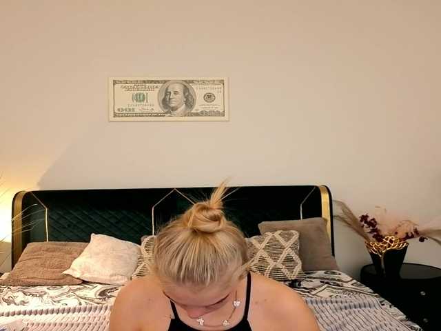 AlinaLemon's BongaCams show and profile