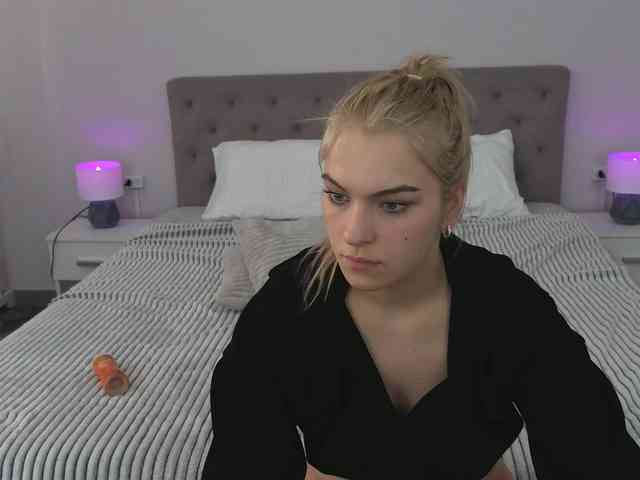 AlinaLemon webcam