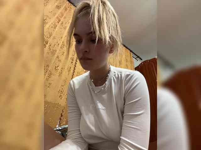AlinaLemon webcam