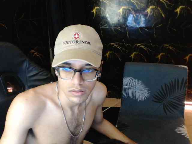 Sexmaster-and-yo... Live Webcam on BongaCams