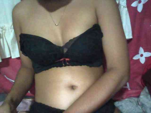 Linah98 Live Webcam on BongaCams