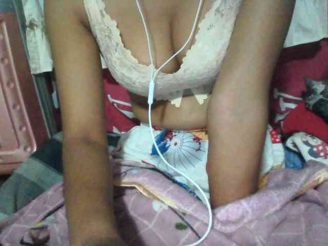 Linah98 webcam