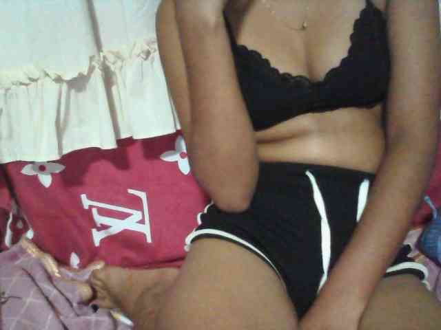 Linah98 webcam