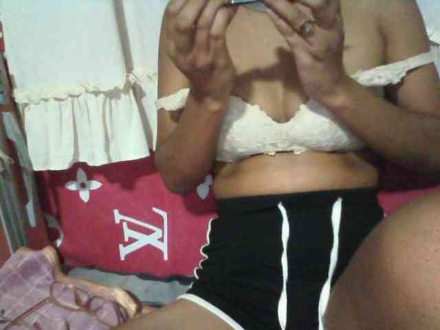 Linah98 webcam