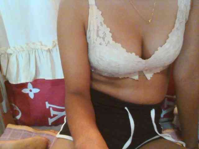 Linah98 webcam