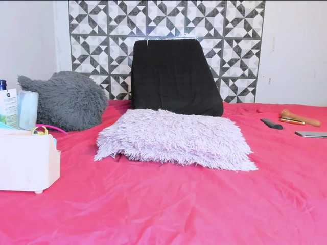 coffeandmilk1 live webcam show