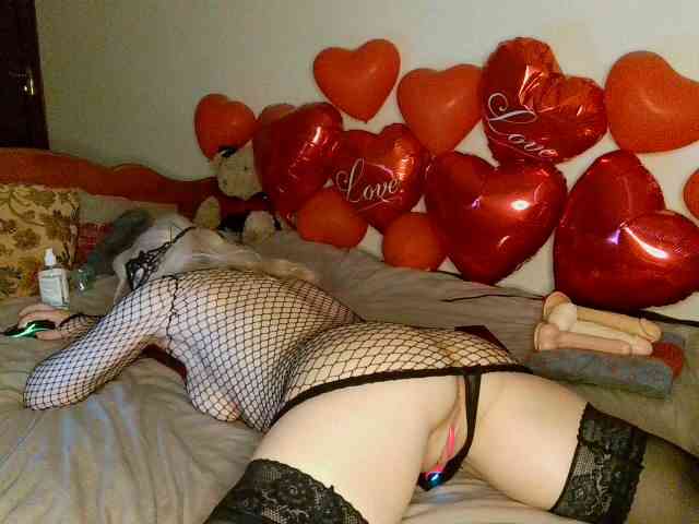 HoneyLuna7 webcam