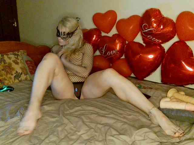 HoneyLuna7 webcam