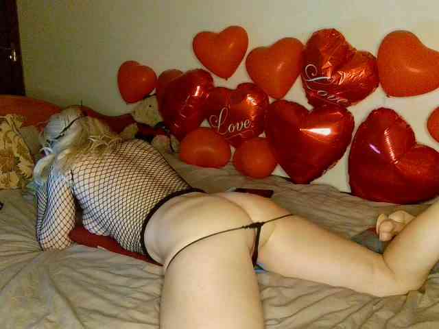 HoneyLuna7 webcam