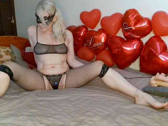 HoneyLuna7 webcam