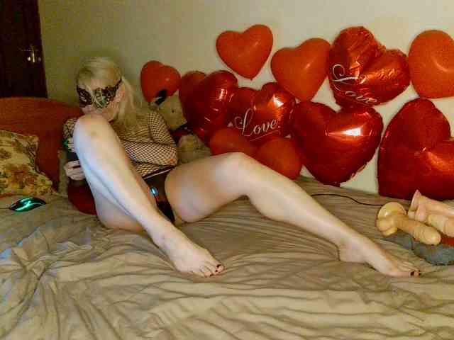 HoneyLuna7 webcam