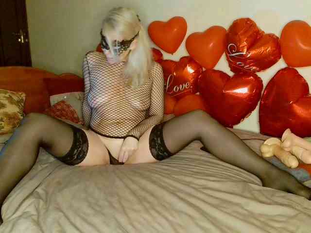 HoneyLuna7 webcam