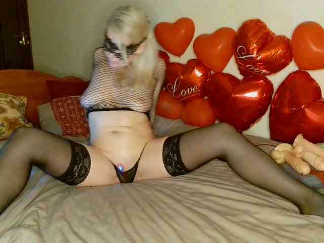 HoneyLuna7 webcam