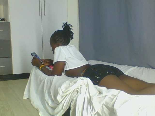 Smilingbeibylove live cam on BongaCams