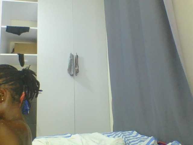 Smilingbeibylove live webcam show